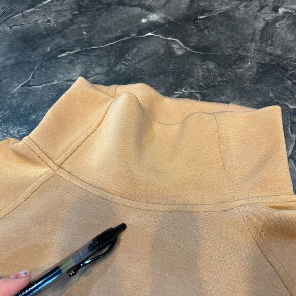 Cable & Gauge Women’s Large Tan Long Sleeve Pullover - Picture 4 of 10